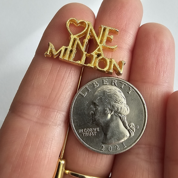 Vintage One in a Million stick pin gold tone brooch stickpin - Picture 2 of 5